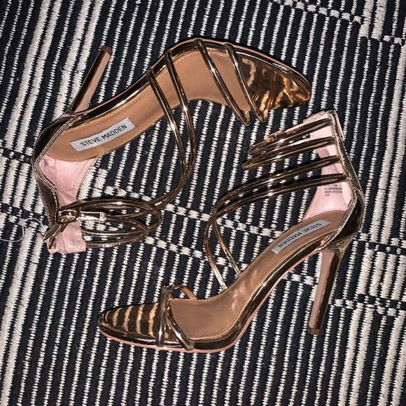 Heels - Picture 3 of 4